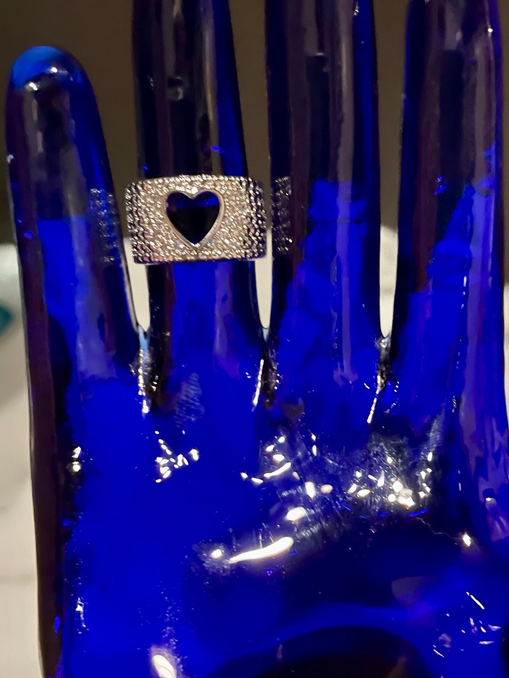 Heart Cutout Wide Band Ring - Silver sz 6 - Picture 6 of 7